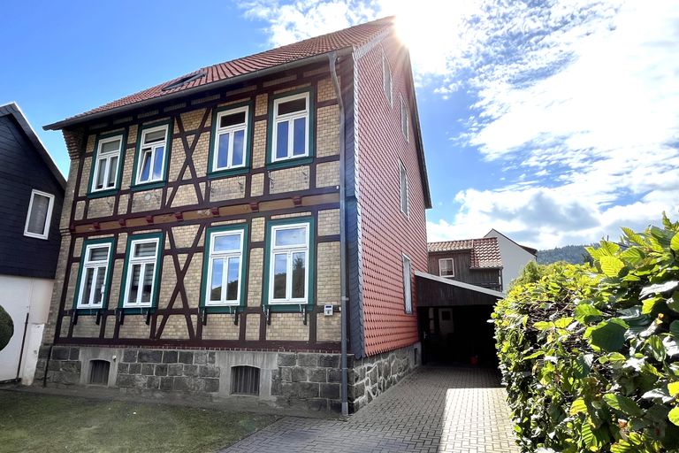 Für die große Familie und Mutti oder: oben wohnen, unten Büro